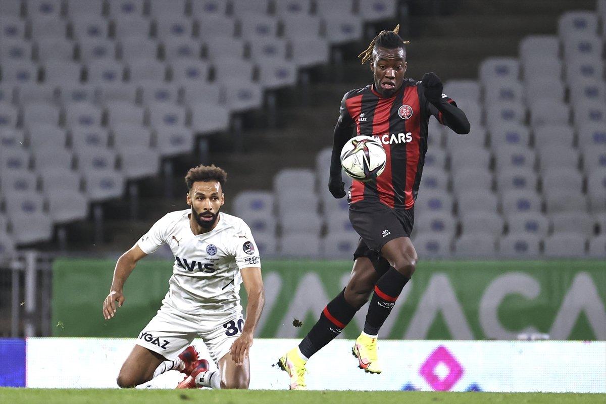 Fenerbahçe 9 kişi kalan Karagümrük ile yenişemedi