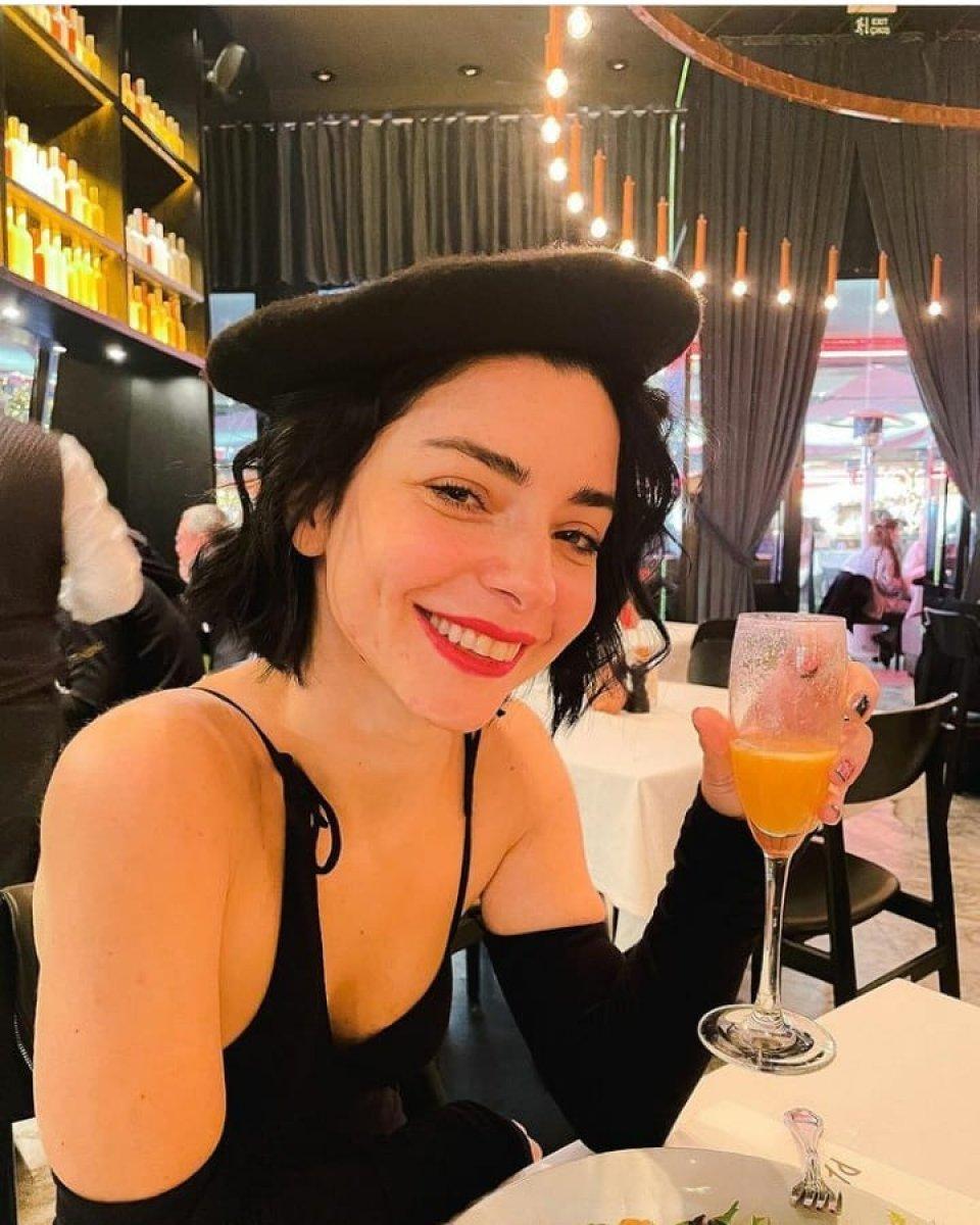 Merve Boluğur'dan yeni yıl pozu