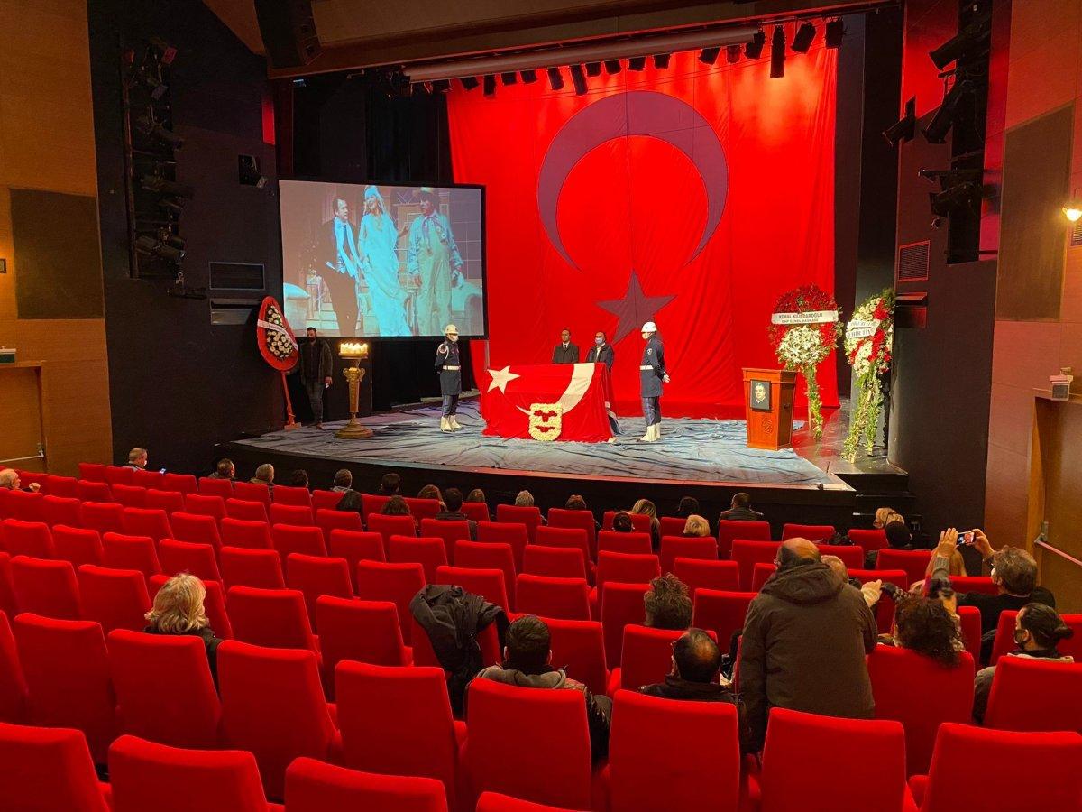 Usta oyuncu Sezai Aydın için tören düzenlendi