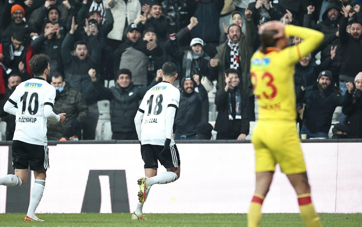 Beşiktaş, Göztepe'yi 2 golle geçtİ