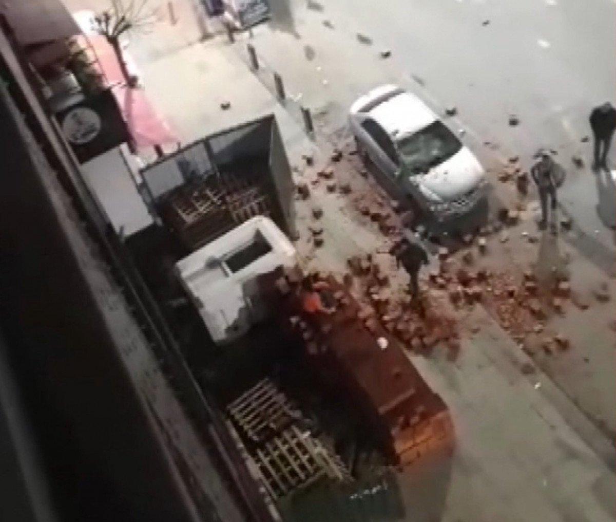 Sultangazi'de tartışma sonrası otomobile zarar verdi