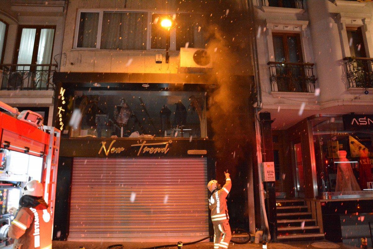 Şişli'de 6 katlı binada yangın