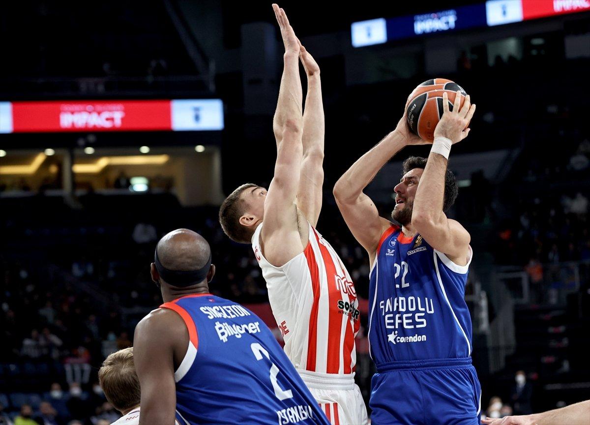 Anadolu Efes EuroLeague'de Kızılyıldız'ı Micic ile son 10 saniyede devirdi