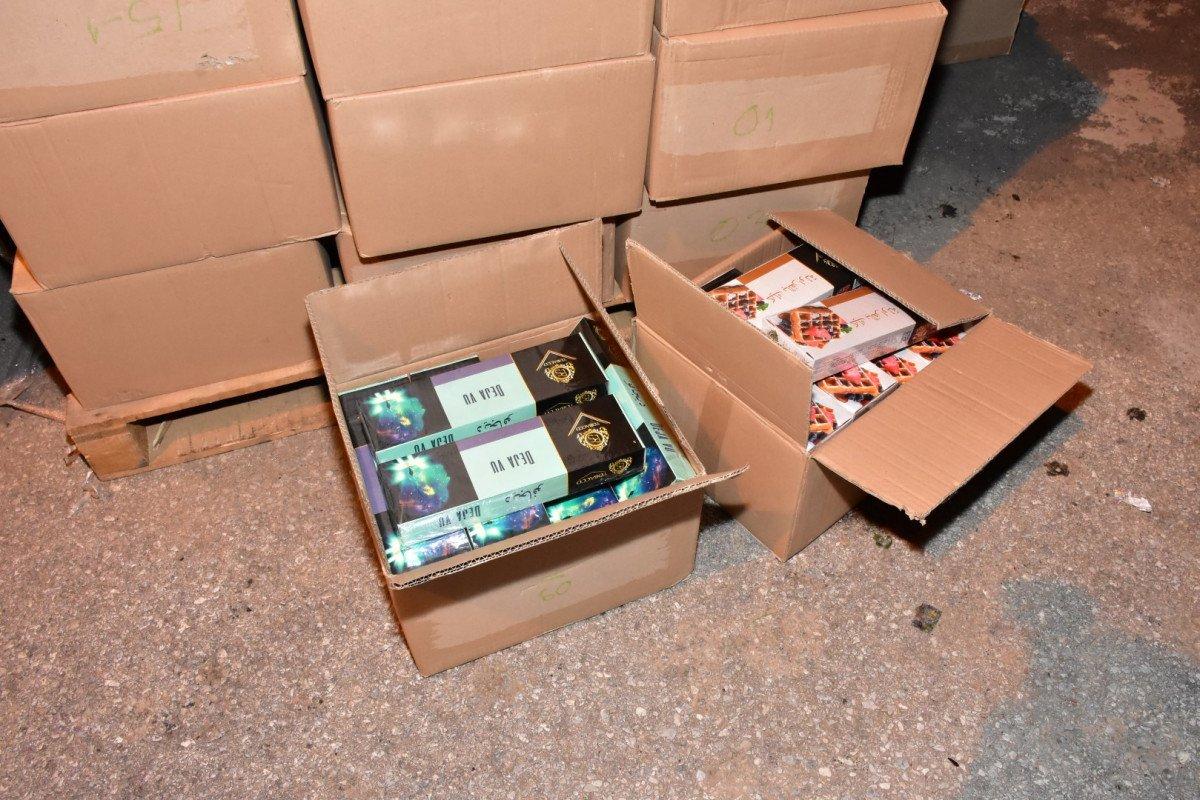 İzmir’de, 4 milyon liralık kaçak makaron ele geçirildi