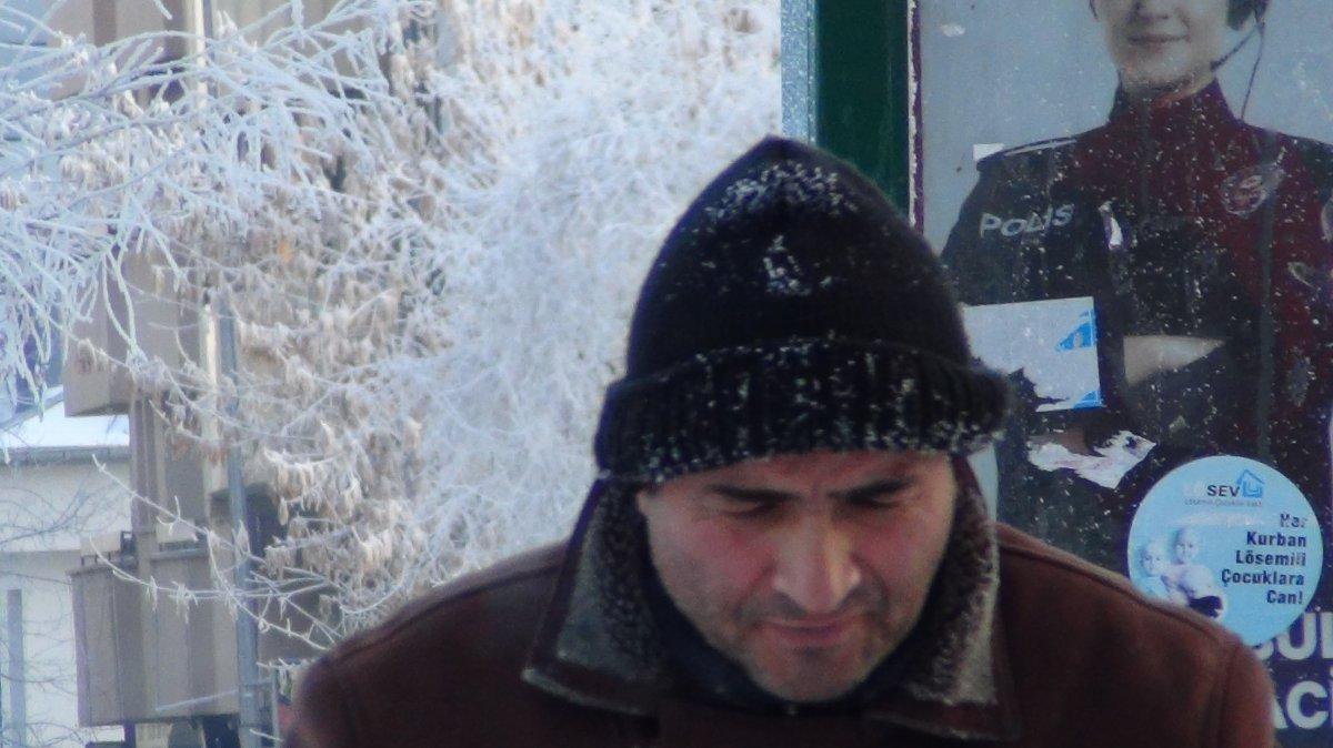 Kars'ta soğuk hava, vatandaşın kirpiklerini dondurdu