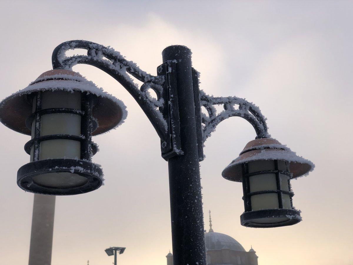 Kars'ta soğuk hava, vatandaşın kirpiklerini dondurdu