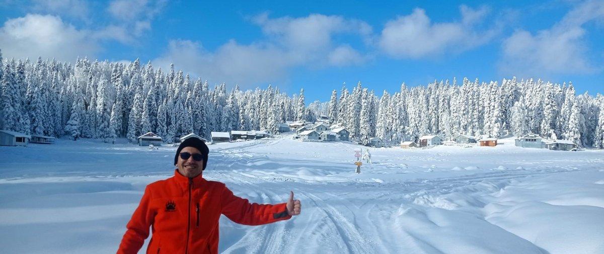 Düzce'deki kar manzarasını gören iki arkadaşın şaşkınlığı
