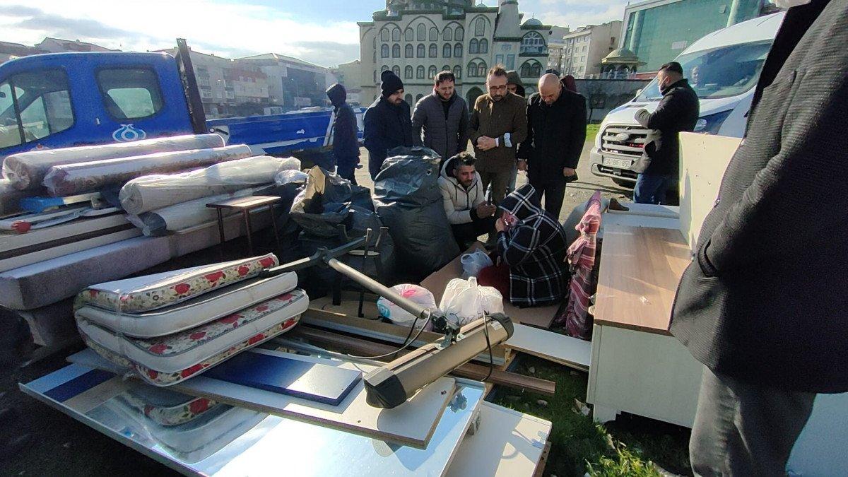 Sultangazi’de sevgilisi tarafından sokağa atılan kadına cemaatten yardım