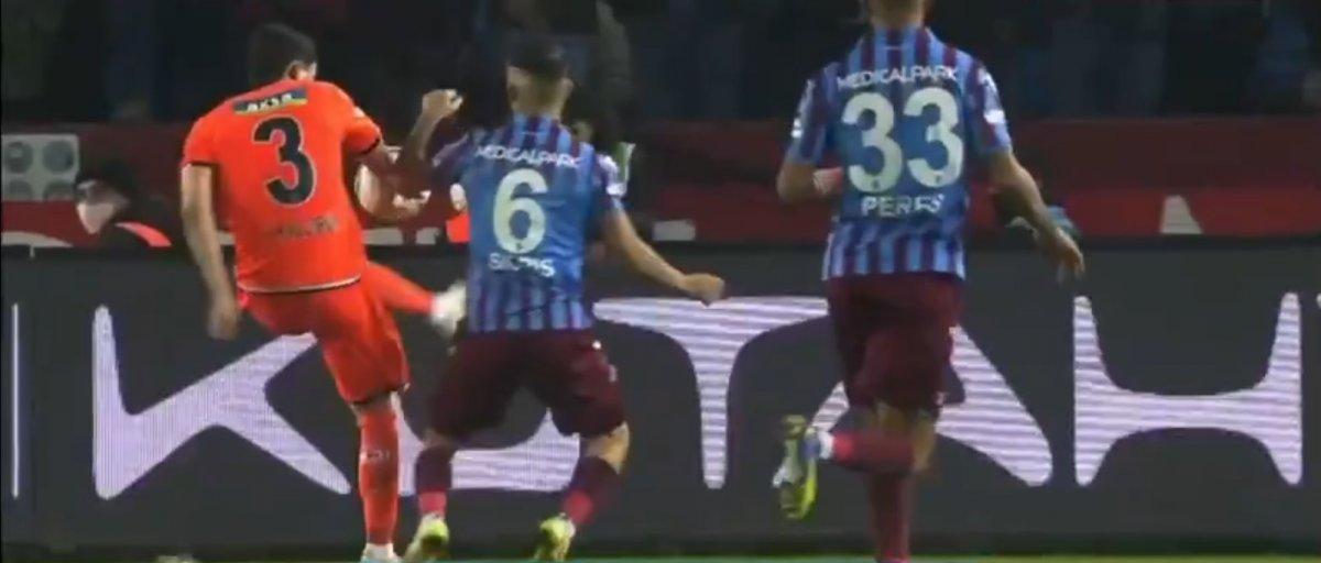 Trabzonspor'un penaltı beklediği pozisyon