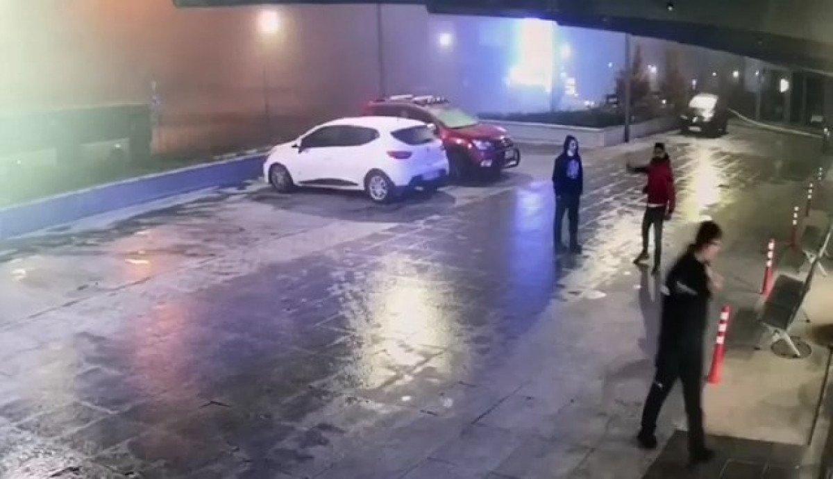 Sultangazi'de taşla girdiği hastanede ortalığı dağıttı