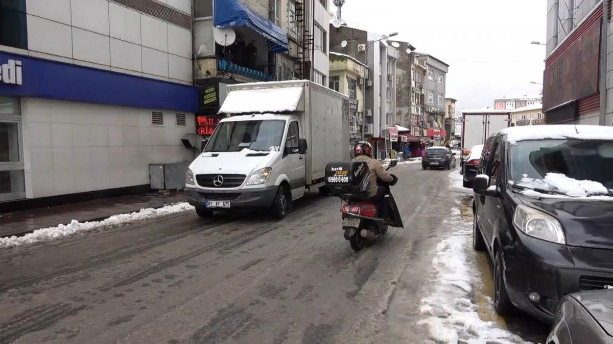 Zonguldak'ta müşteriden kuryeye not: Kötü havada acele etmeyin