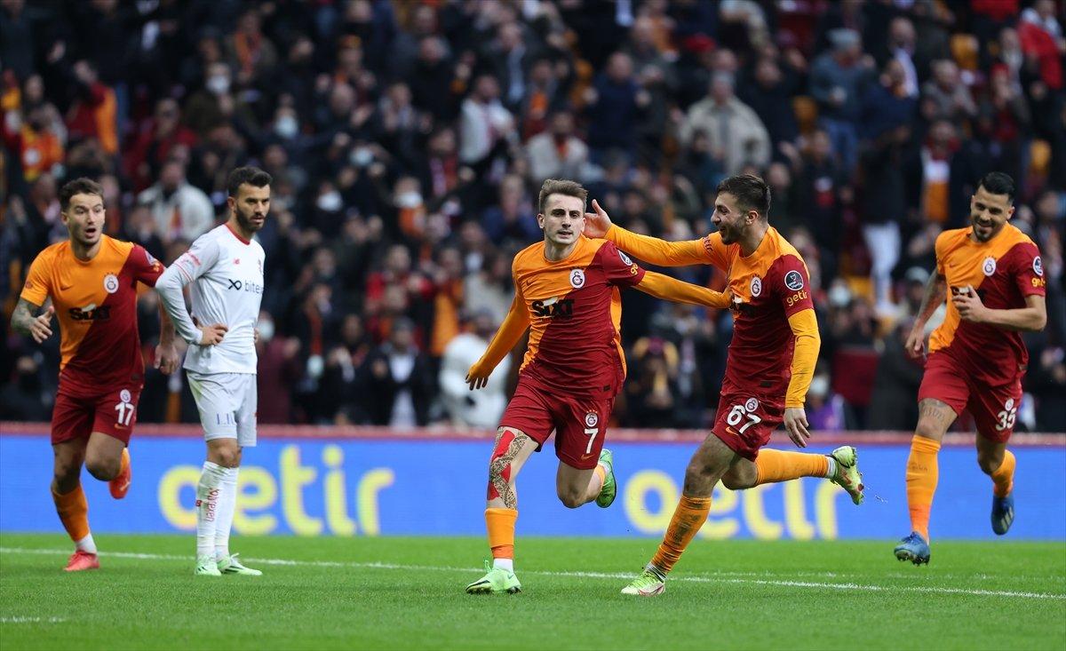 Galatasaray, Antalyaspor'u 2 golle mağlup etti