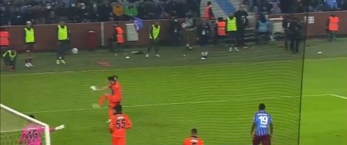 Trabzonspor'un penaltı beklediği pozisyon
