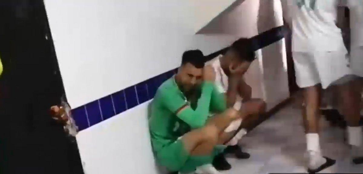 Cezayir'de maç esnasında kalp krizi geçiren futbolcu yaşamını yitirdi