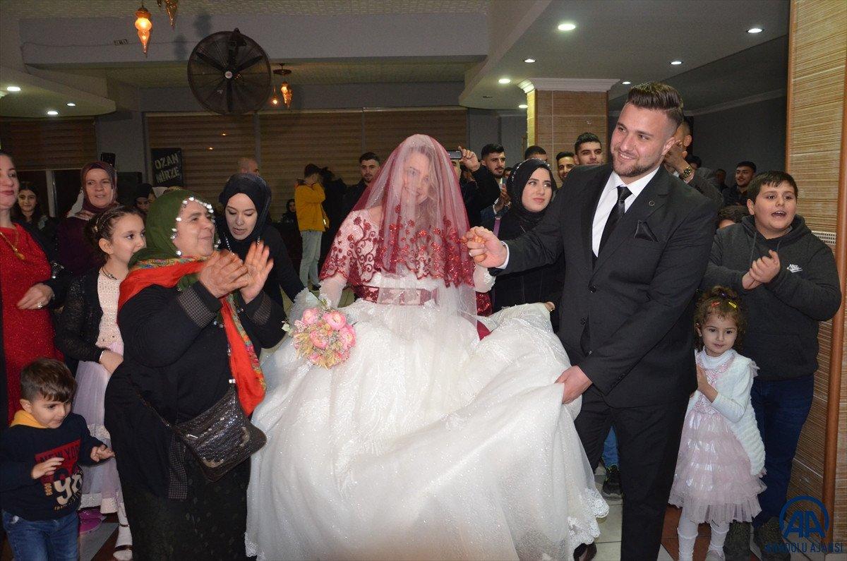 Rus kadın müslüman olup Türk genç ile evlendi