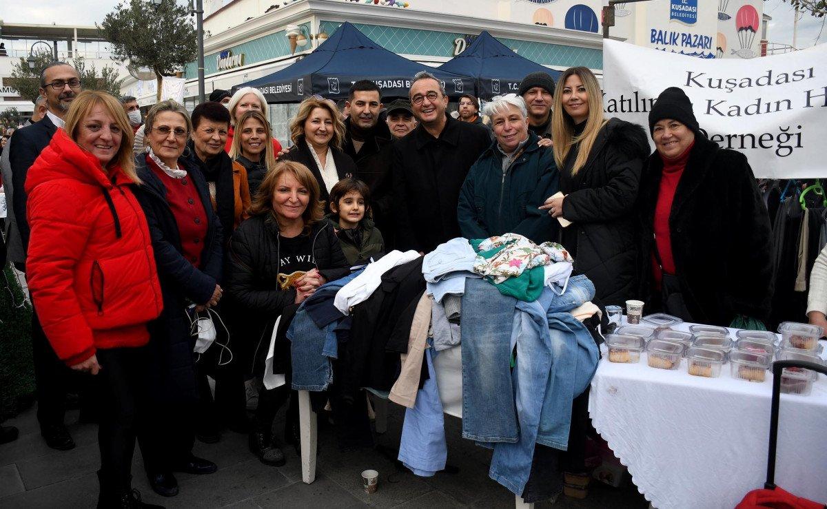 Kuşadası'nda yaşayan yabancılar Noel'i kutladı