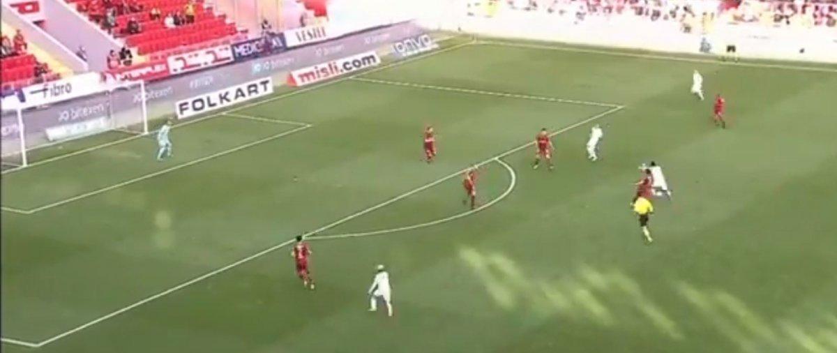 Mario Balotelli'den nefis gol