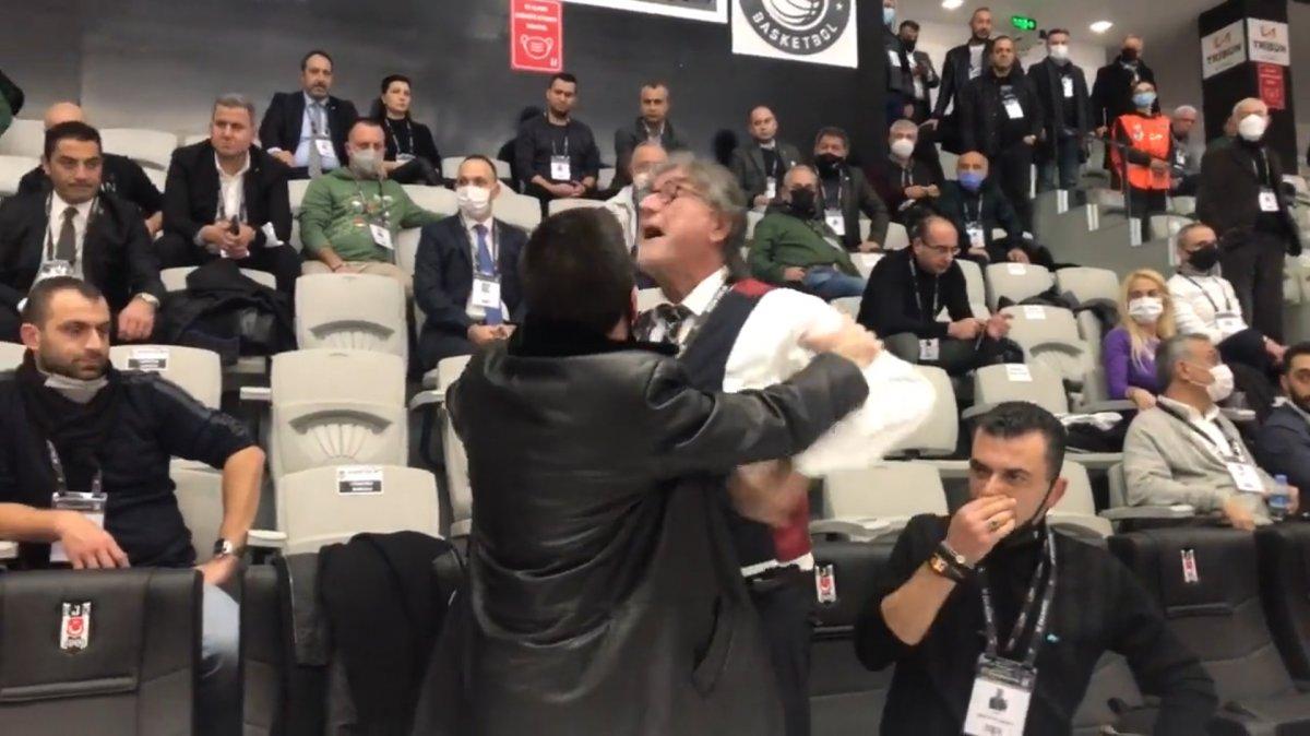 Beşiktaş kongresinde kavga çıktı