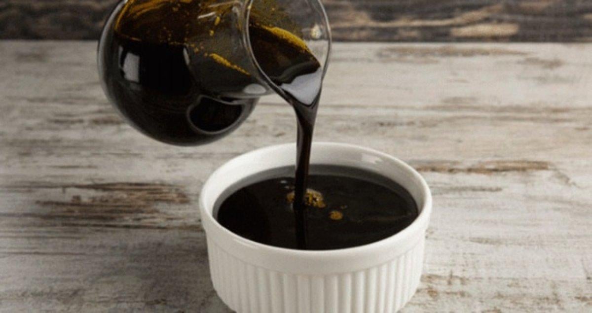 Pekmezin içine karabiber koyup yemenin faydaları