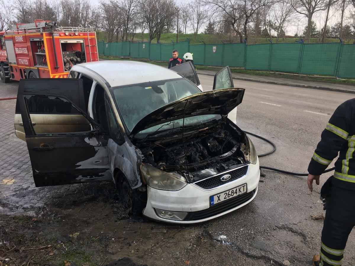 Edirne’ye alışverişe gelen Bulgar'ın aracı yandı
