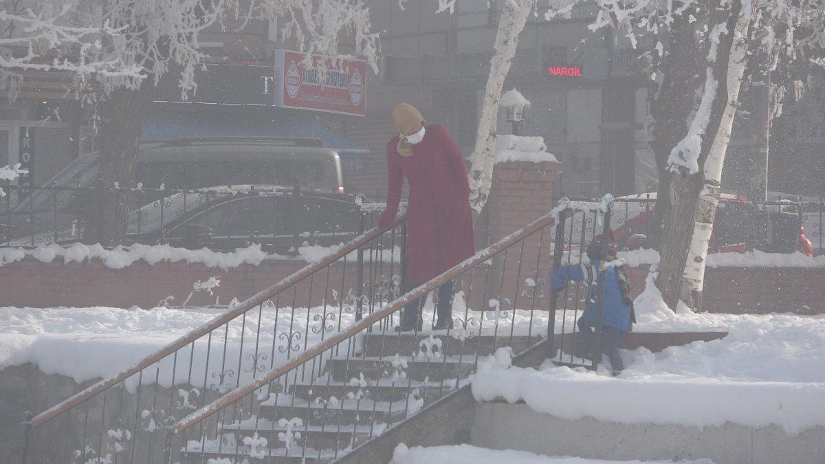 Ardahan'da dondurucu soğuk: Eksi 22 derece