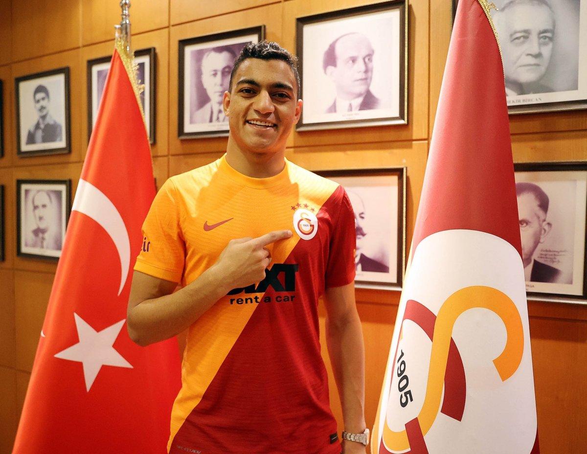 Galatasaray, Mostafa Mohamed ile sözleşme imzaladı