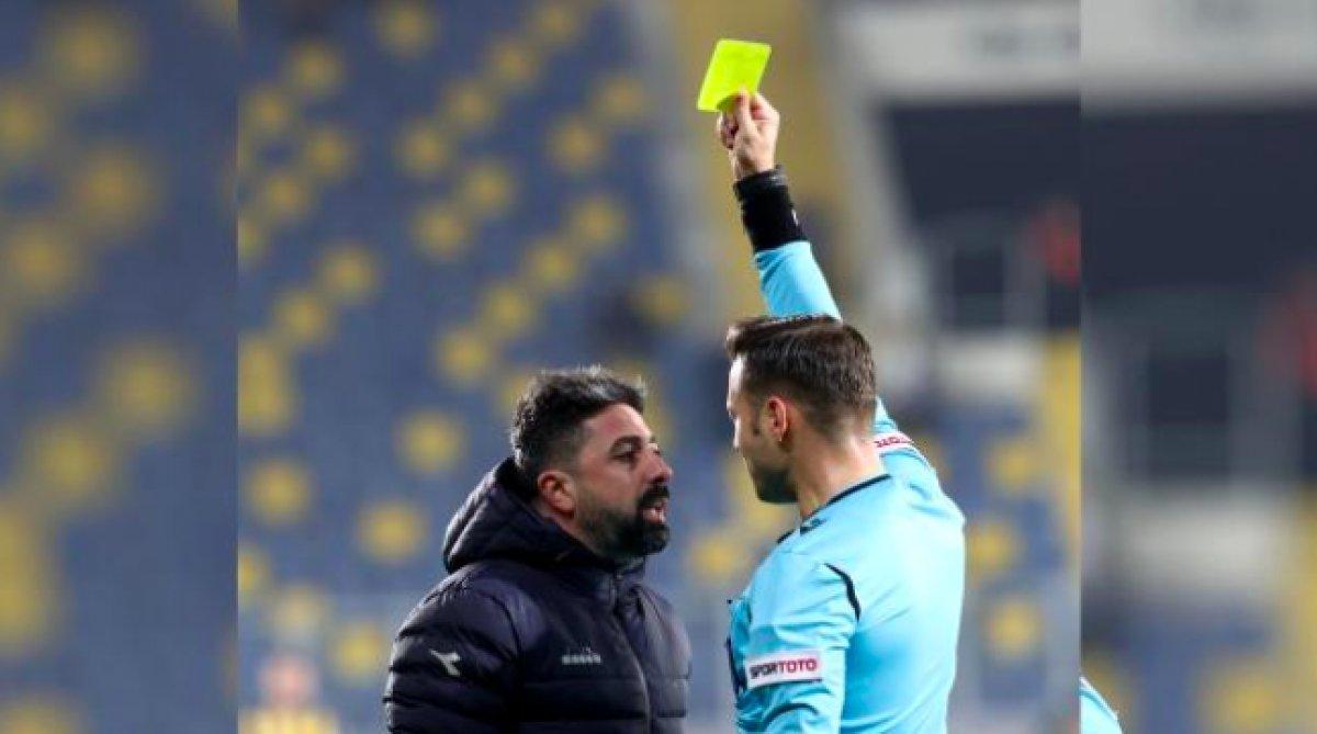 Hakem, sağlık görevlisine sarı kart gösterdi