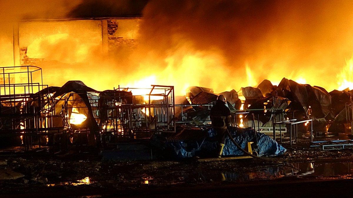 Düzce’de korkutan fabrika yangını: 20 işçi dumandan etkilendi