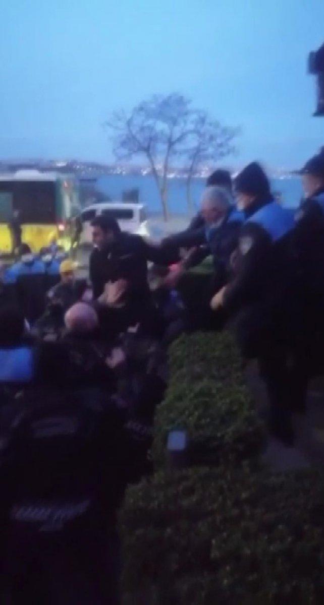 Üsküdar'daki kafeler için yıkım kavgası