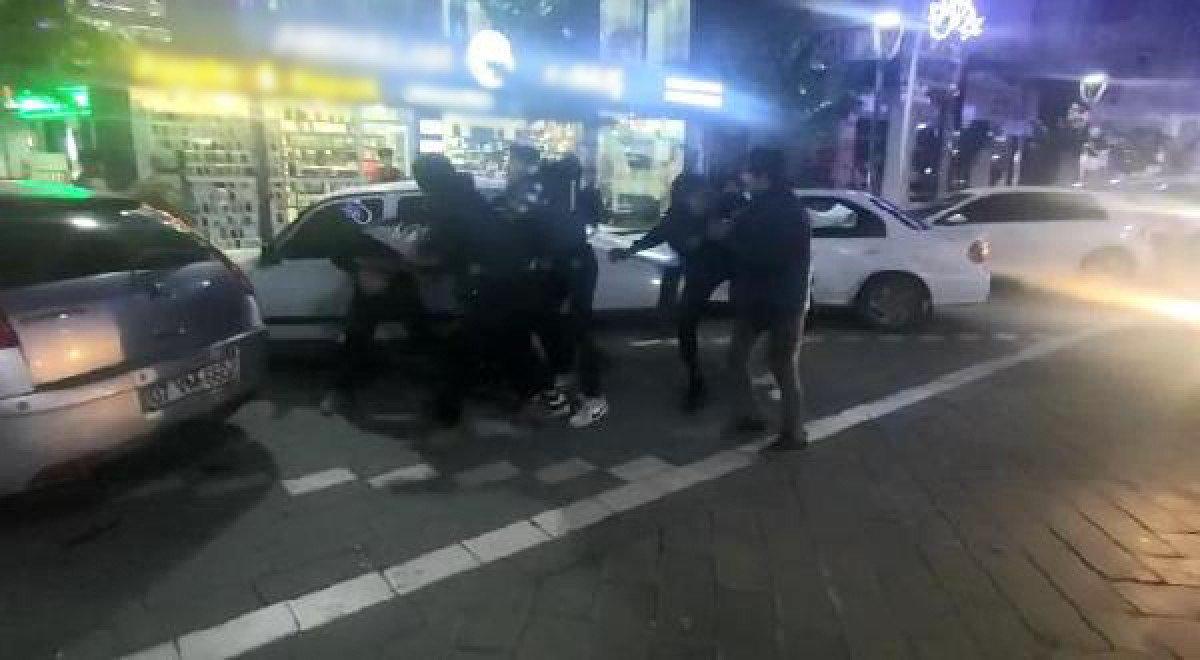 Şanlıurfa’da, sokak ortasında kavgayı vatandaşlar ayırdı