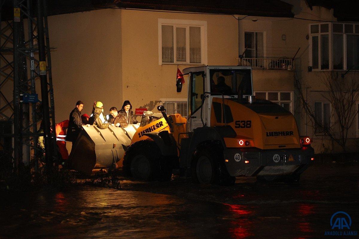 Edirne'nin Uzunköprü ilçesinde dere taştı