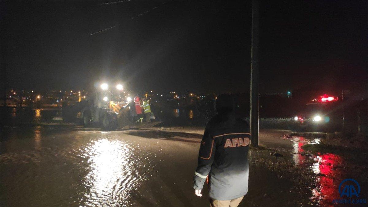 Edirne'nin Uzunköprü ilçesinde dere taştı