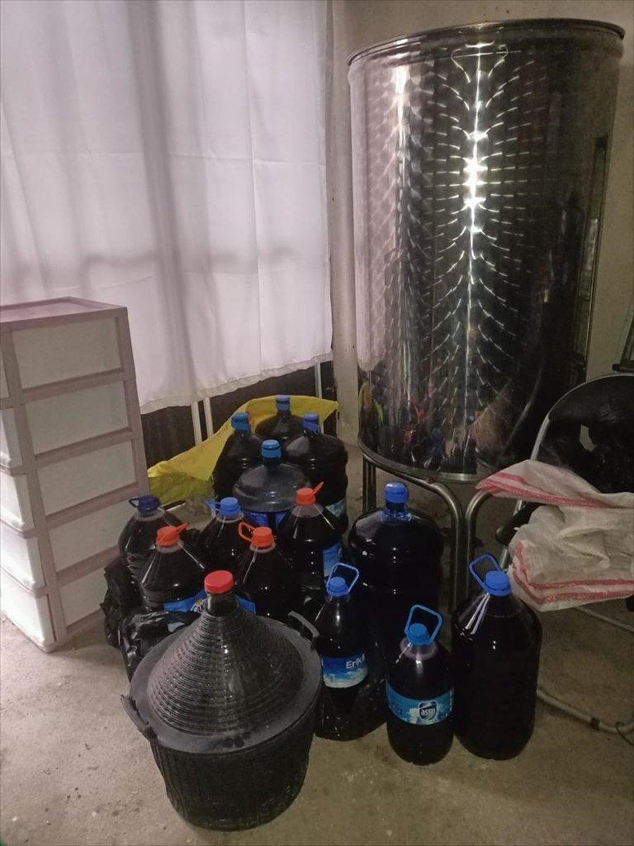 Kırklareli'nde 20 ton kaçak içki ele geçirildi