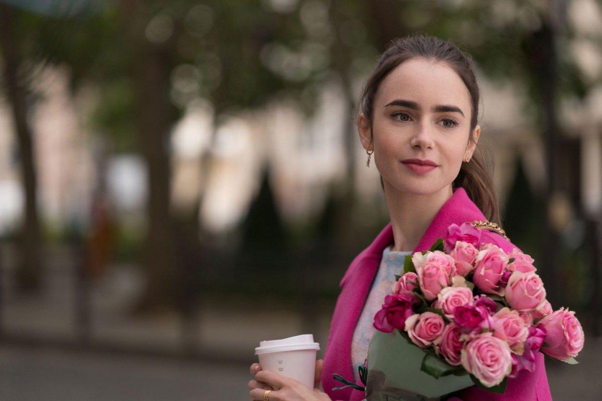 Emily in Paris'in başrolü Lilly Collins hakkında şaşırtan gerçekler