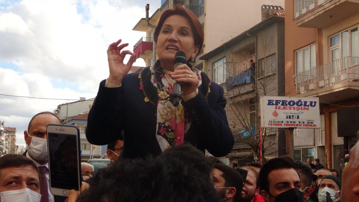Meral Akşener, Uşak'ta protesto edildi