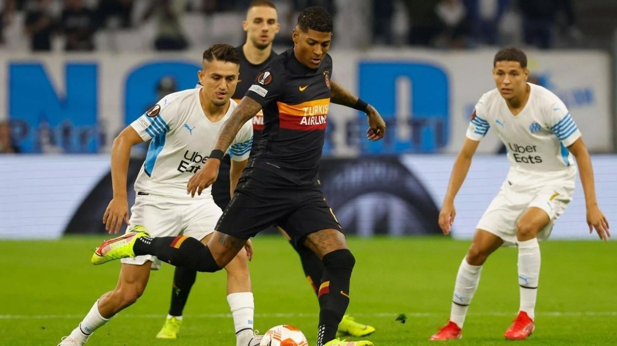 Van Aanholt gözden çıkarıldı