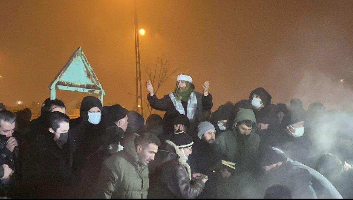 Ağrı'da nişan dönüşü kazada vefat eden iki genç toprağa verildi