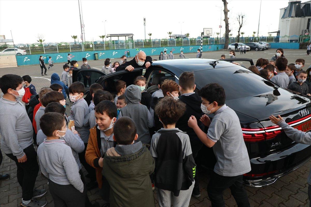 Rize Valisi Kemal Çeber'den öğrencilere ziyaret