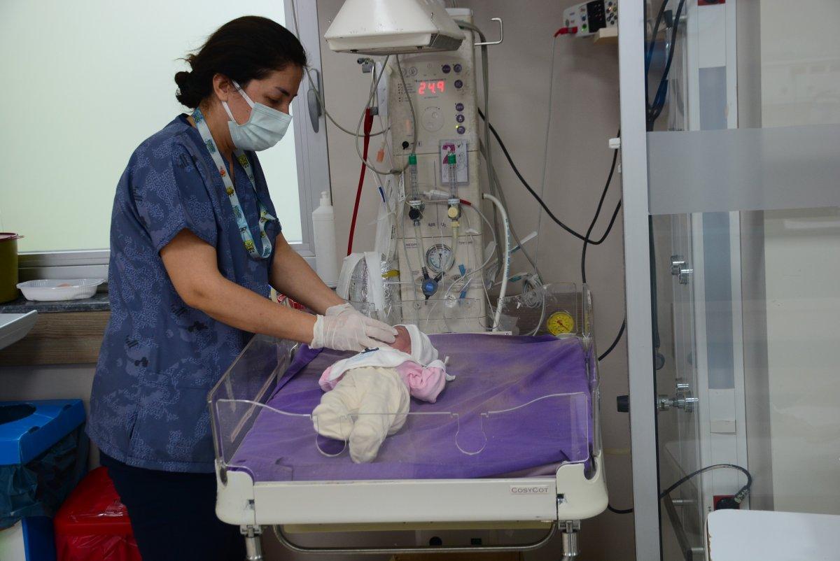 İzmit'te çantada bulunan bebek devlete teslim edildi