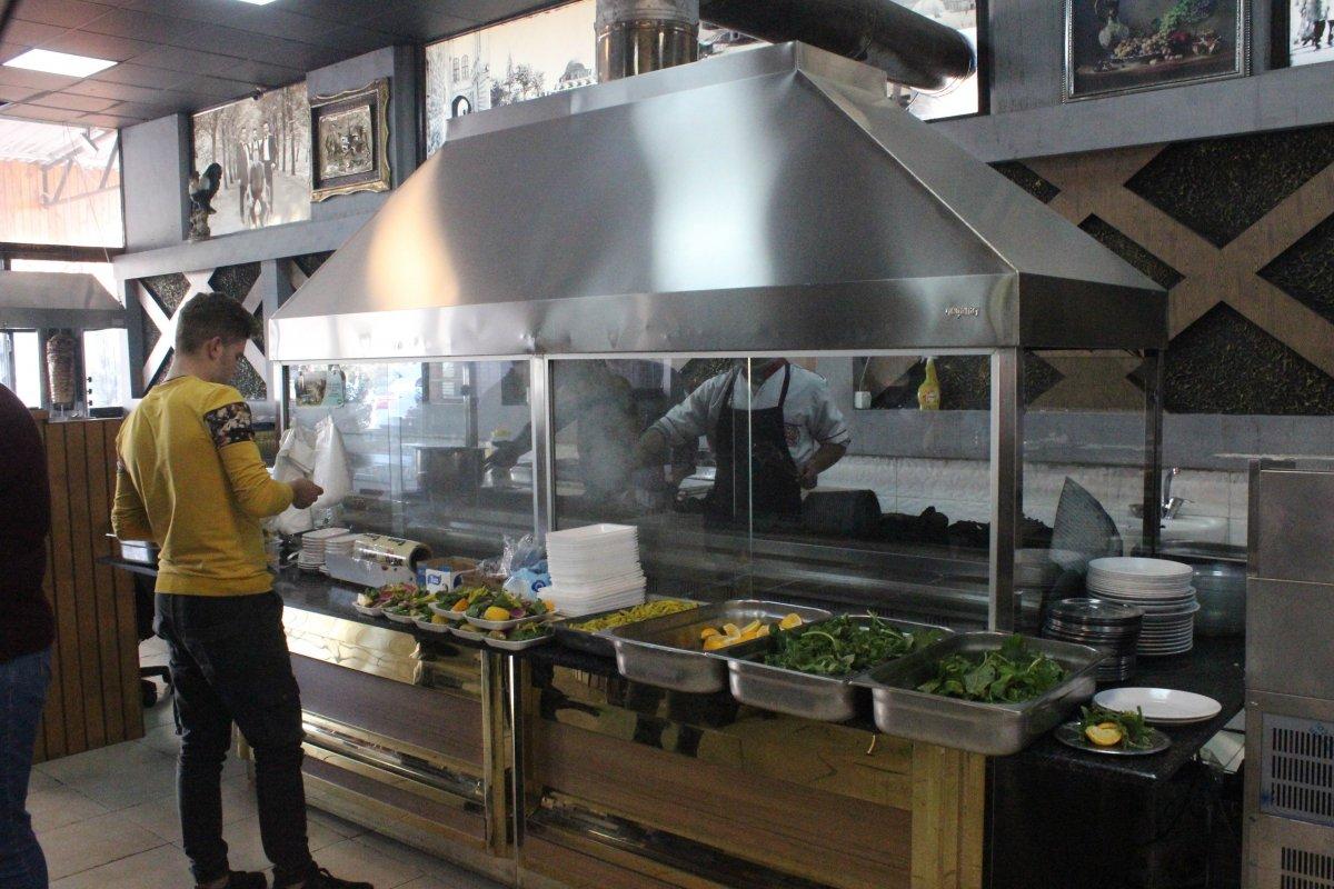 Kilis'teki kebapçı dükkanında soygun: 8 bin TL zarara uğradılar