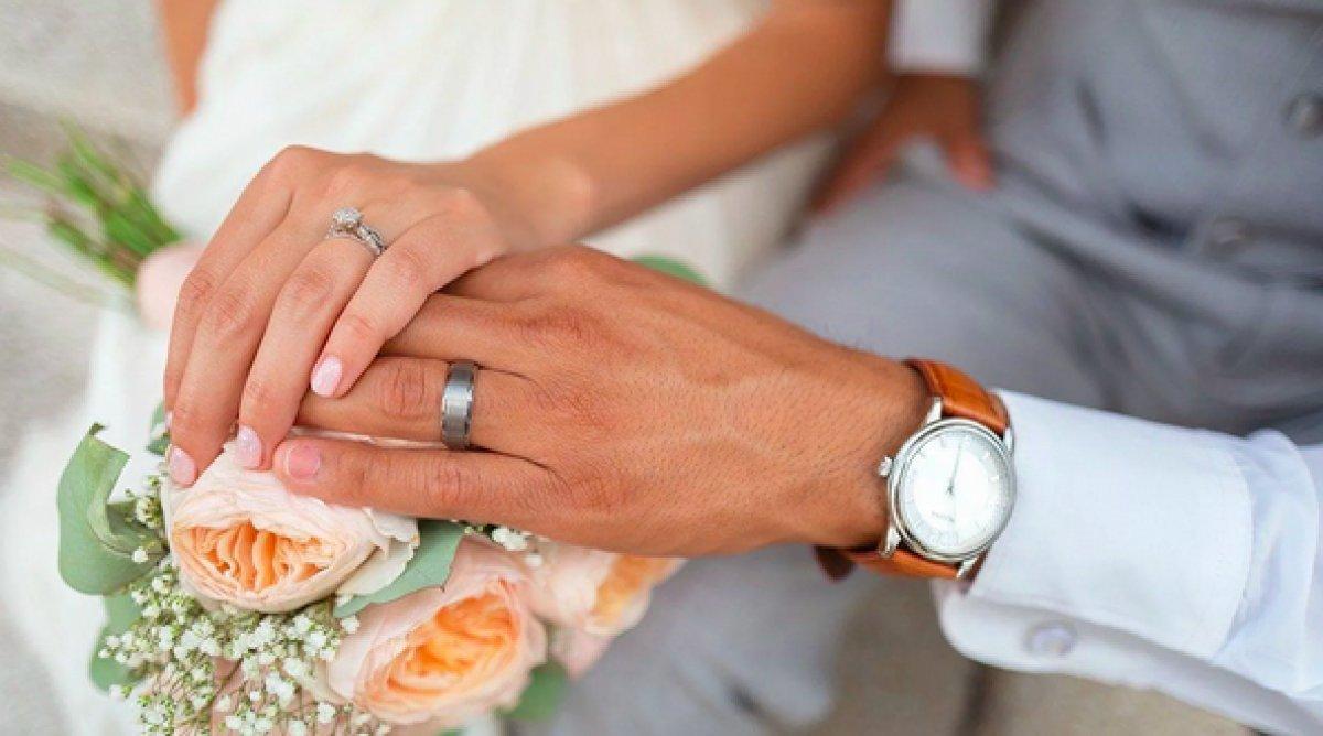 İstanbul'da düğün gecesi eşinden dayak yiyen damat boşanma davası açtı