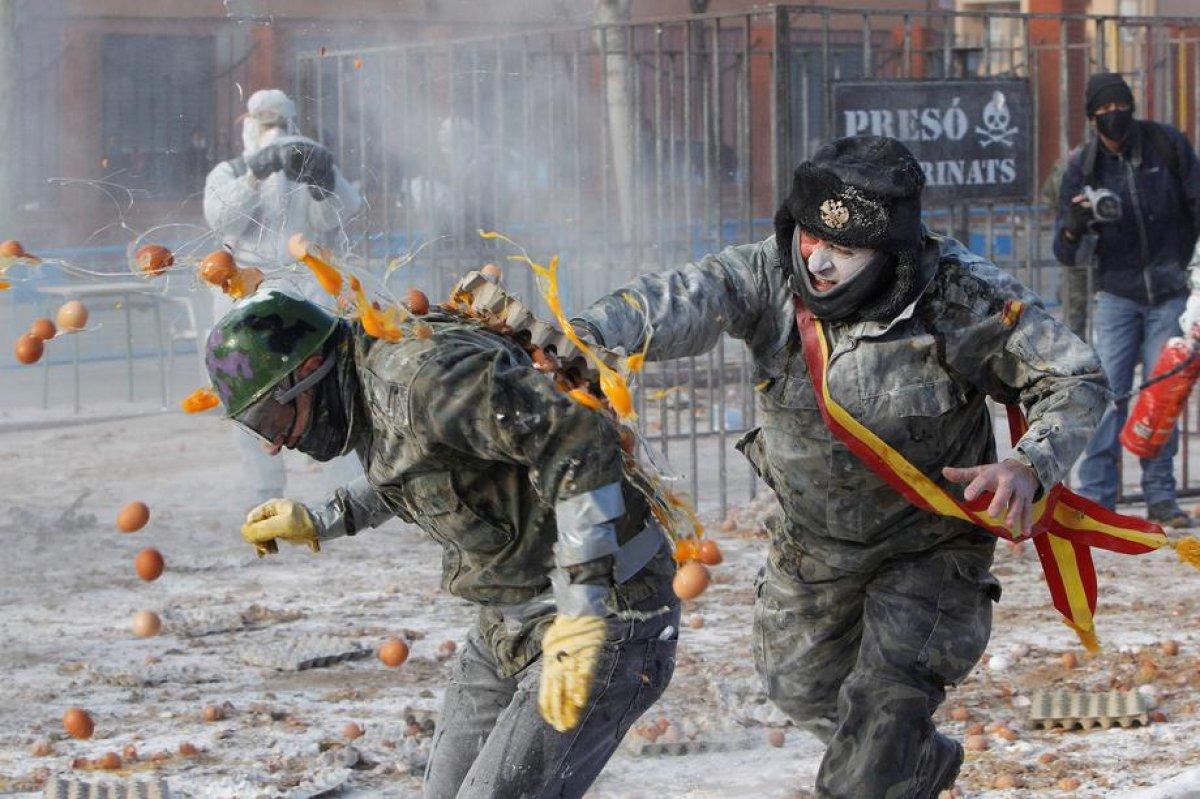 İspanya'da 2 asırlık Un Savaşları festivali