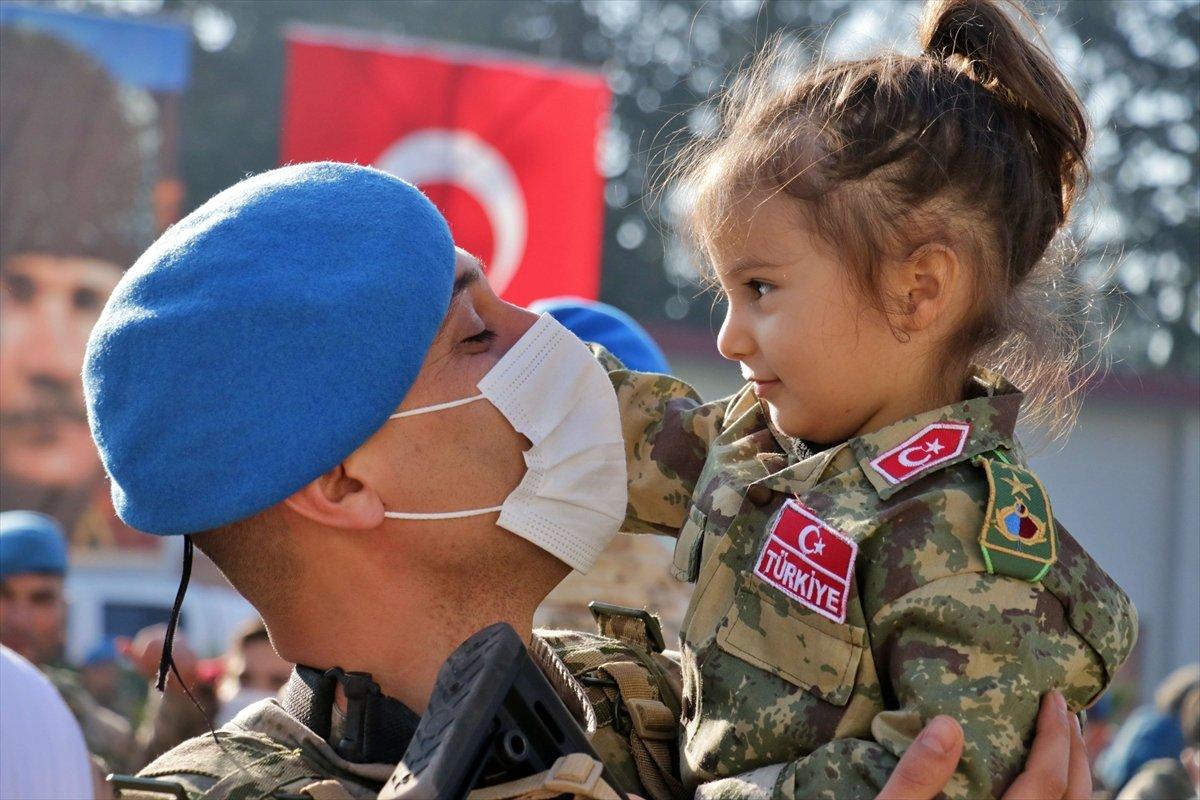 Suriye'den yurda dönen komandolar törenle karşılandı