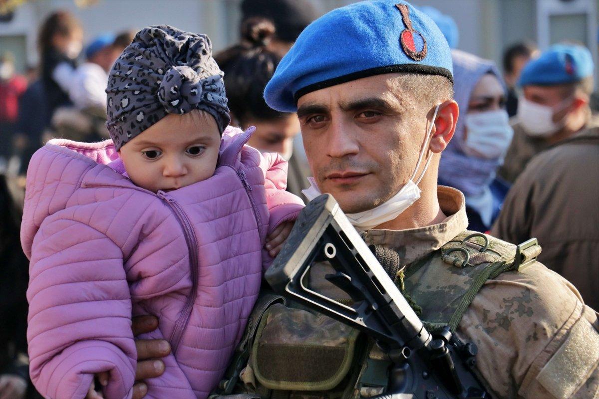 Suriye'den yurda dönen komandolar törenle karşılandı