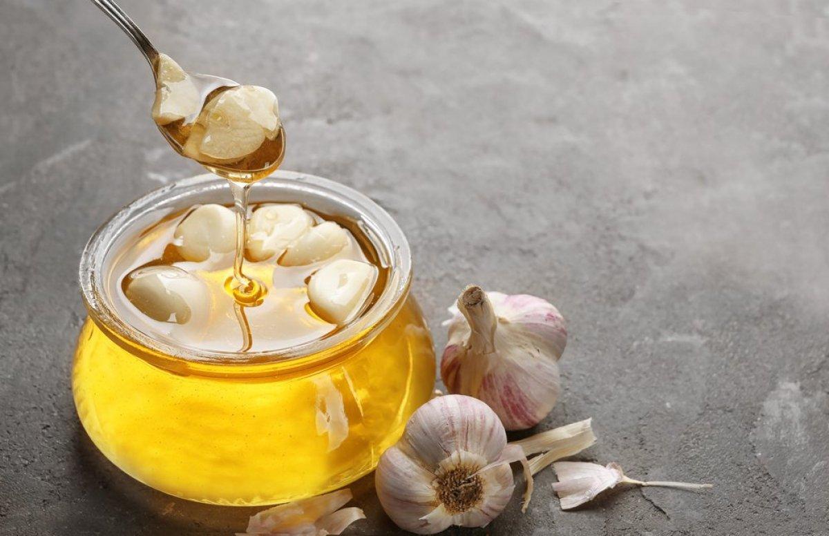 7 gün boyunca aç karnına ballı sarımsak yemenin faydaları