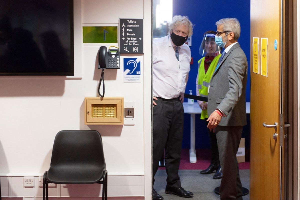 İngiltere'de yoğun bakımdaki çoğu hasta, hatırlatma dozunu yaptırmadı