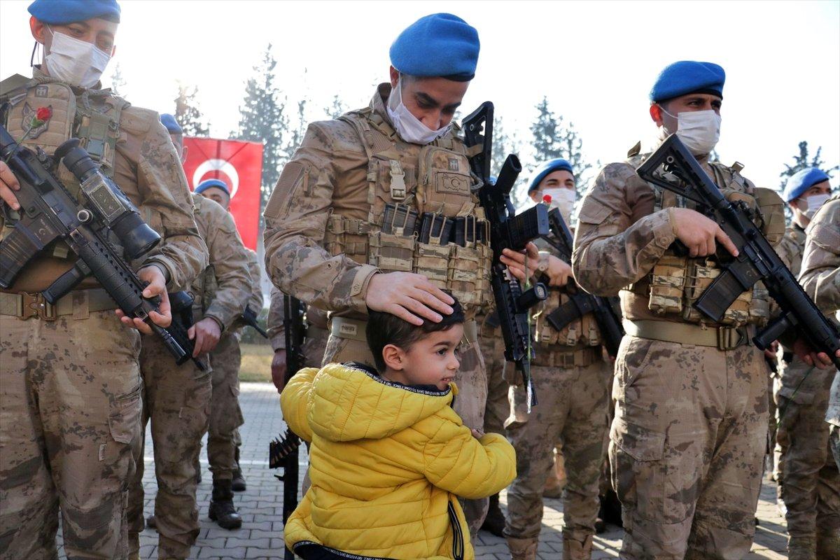 Suriye'den yurda dönen komandolar törenle karşılandı