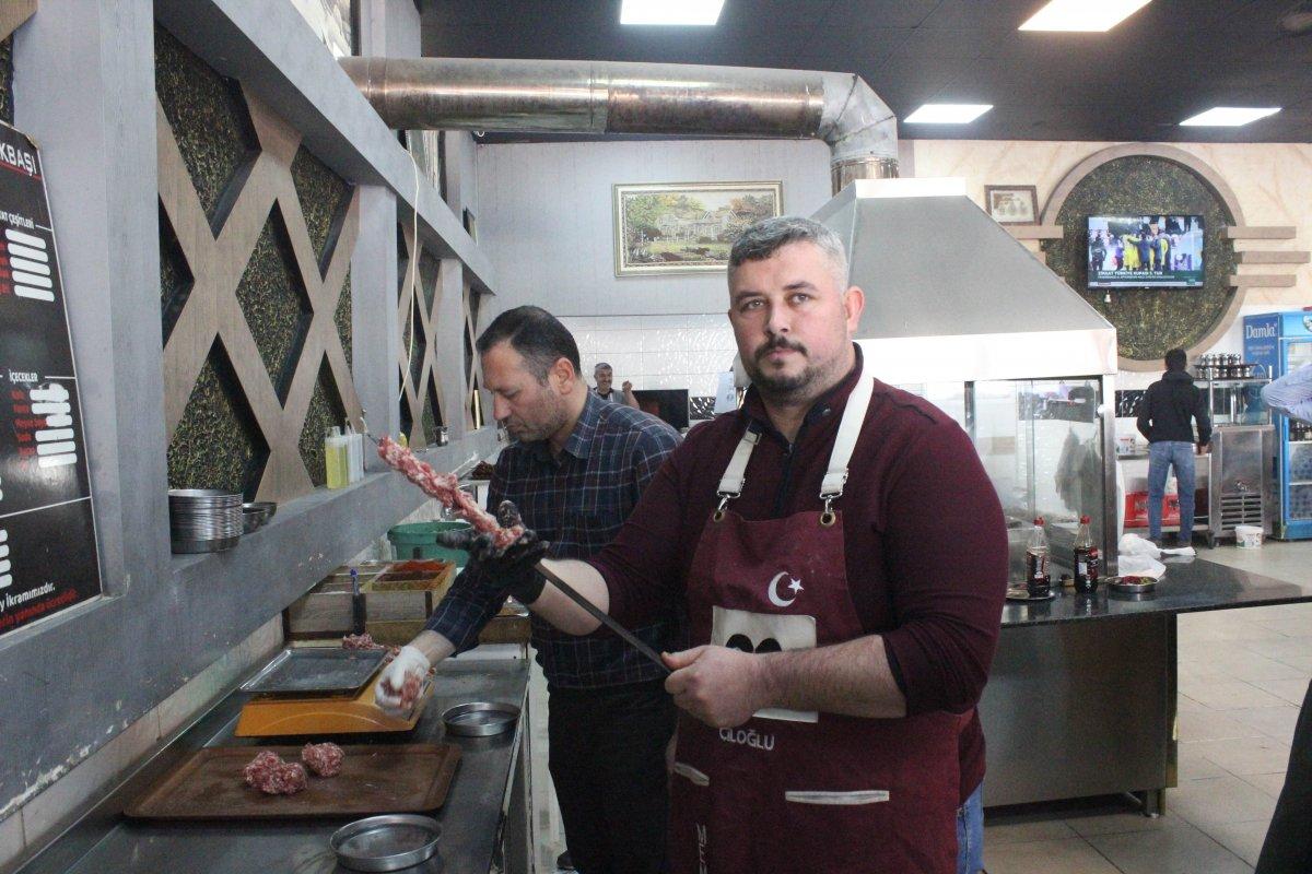 Kilis'teki kebapçı dükkanında soygun: 8 bin TL zarara uğradılar