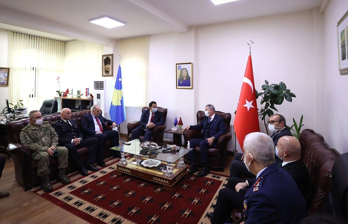 Hulusi Akar, Kosova'da Türklerle buluştu