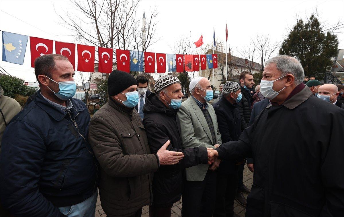 Hulusi Akar, Kosova'da Türklerle buluştu